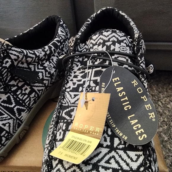 Roper Black and White Patterned Shoes - Picture 3 of 4